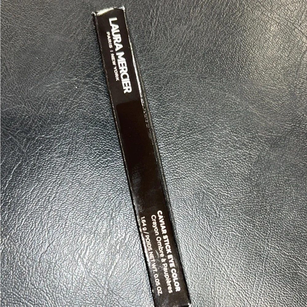 Laura Mercier Caviar Stick Eye Color in mettalic taupe #eyeshadow #makeup